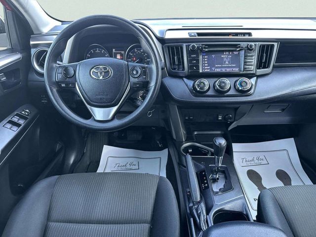 2017 Toyota RAV4 LE AWD - 23053549 - 25