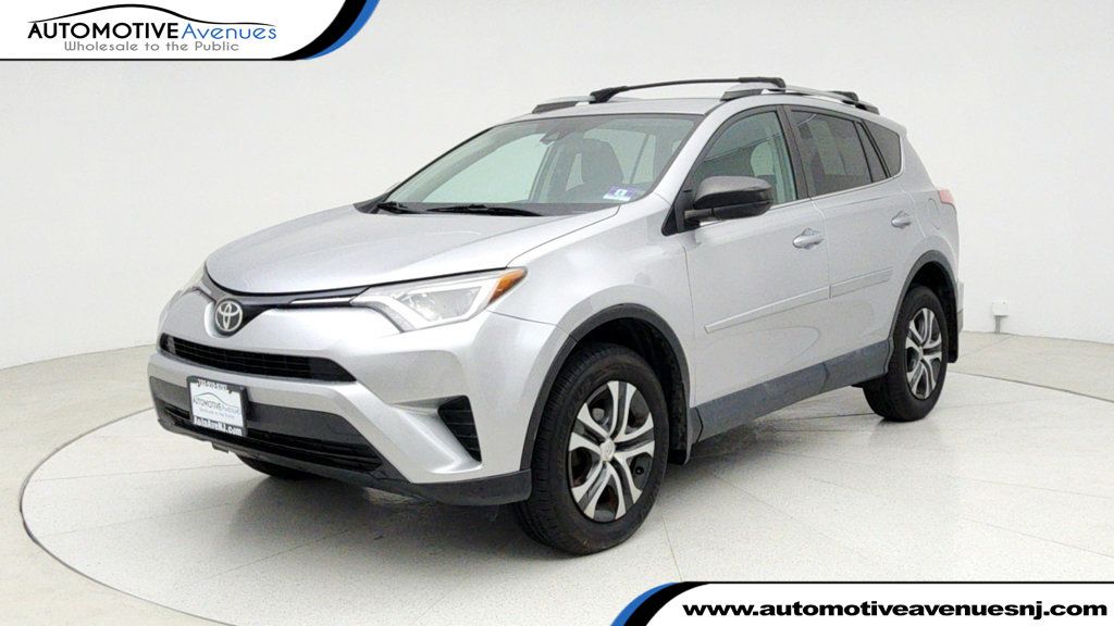 2017 Toyota RAV4 LE AWD - 22948119 | Video 1
