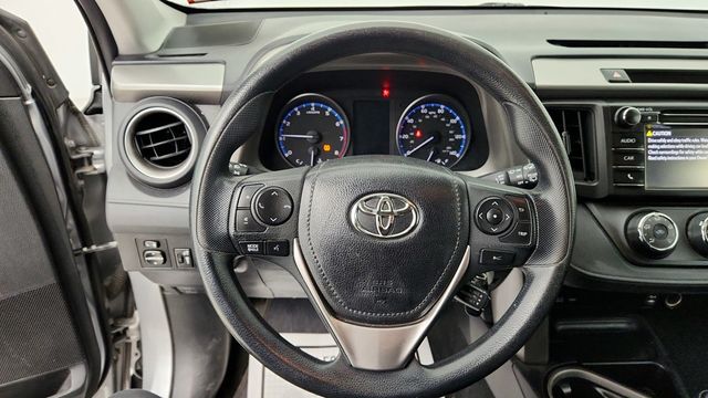 2017 Toyota RAV4 LE AWD - 22948119 - 12