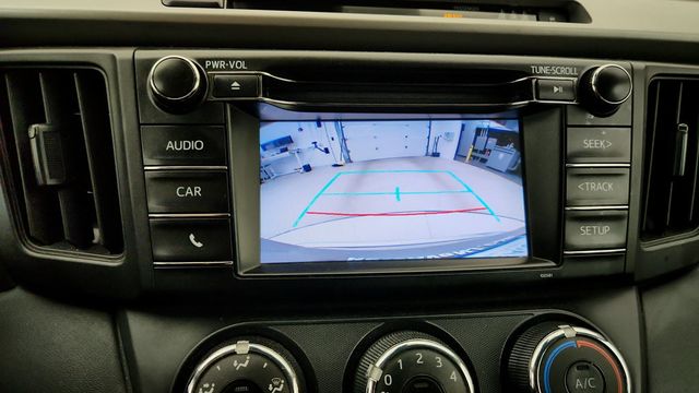 2017 Toyota RAV4 LE AWD - 22948119 - 17