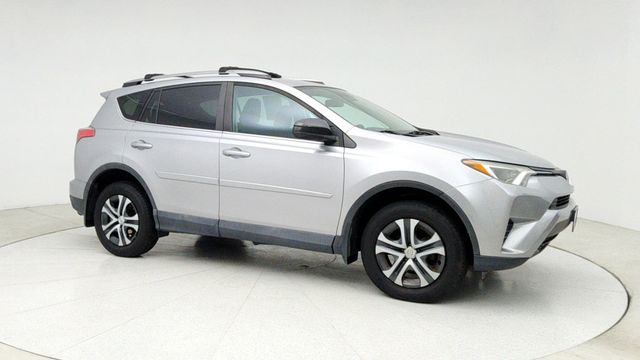 2017 Toyota RAV4 LE AWD - 22948119 - 2