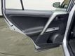 2017 Toyota RAV4 LE FWD - 23043955 - 17