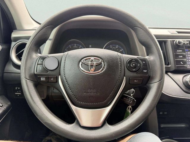 2017 Toyota RAV4 LE FWD - 23043955 - 25