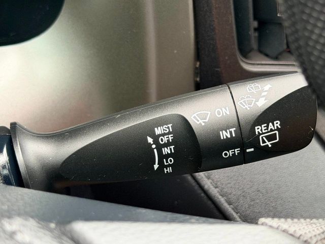 2017 Toyota RAV4 LE FWD - 23043955 - 29