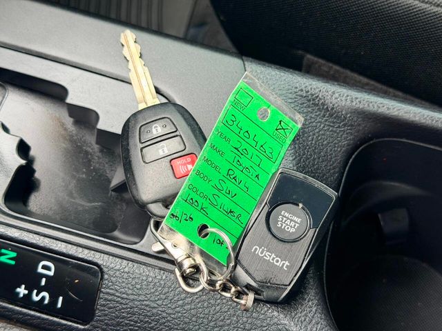 2017 Toyota RAV4 LE FWD - 23043955 - 41