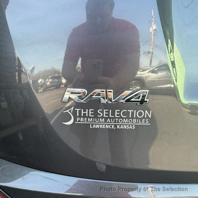 2017 Toyota RAV4 LIMITED 4WD W/LEATHER, NAVIGATION & MOONROOF - 22995894 - 16