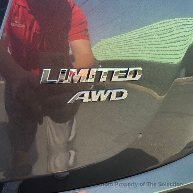 2017 Toyota RAV4 LIMITED 4WD W/LEATHER, NAVIGATION & MOONROOF - 22995894 - 17