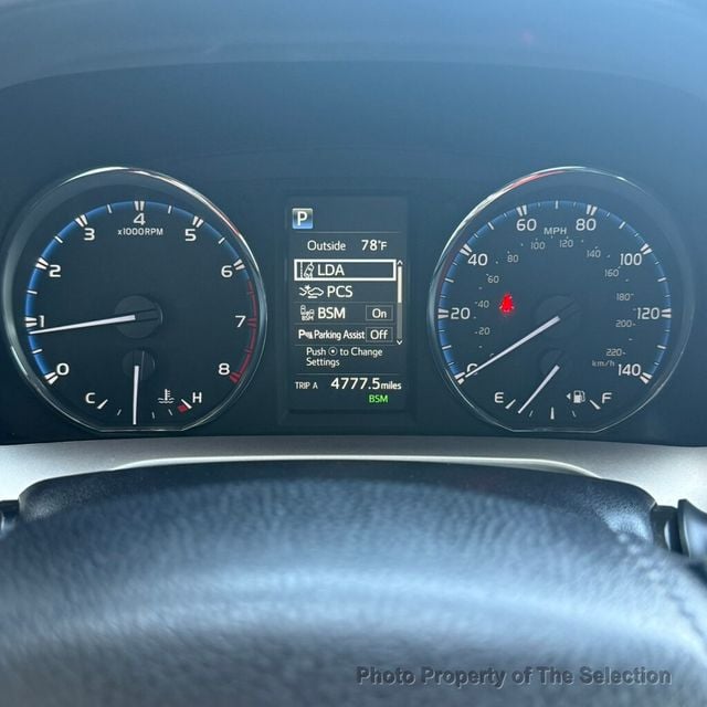 2017 Toyota RAV4 LIMITED 4WD W/LEATHER, NAVIGATION & MOONROOF - 22995894 - 26