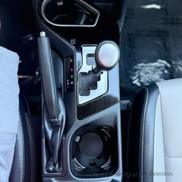 2017 Toyota RAV4 LIMITED 4WD W/LEATHER, NAVIGATION & MOONROOF - 22995894 - 30