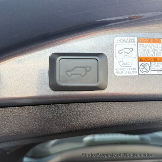 2017 Toyota RAV4 LIMITED 4WD W/LEATHER, NAVIGATION & MOONROOF - 22995894 - 39