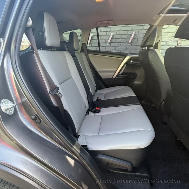 2017 Toyota RAV4 LIMITED 4WD W/LEATHER, NAVIGATION & MOONROOF - 22995894 - 40