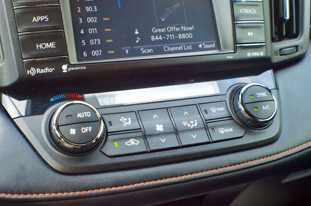 2017 Toyota RAV4 LocalTrade/SE-AWD/HeatedSeats/PowerMoonroof/BackupCamera - 23008391 - 27