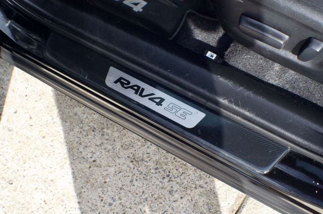 2017 Toyota RAV4 LocalTrade/SE-AWD/HeatedSeats/PowerMoonroof/BackupCamera - 23008391 - 32