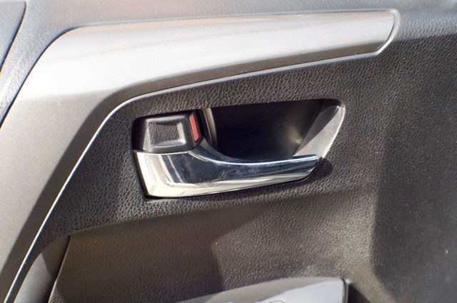 2017 Toyota RAV4 LocalTrade/SE-AWD/HeatedSeats/PowerMoonroof/BackupCamera - 23008391 - 37