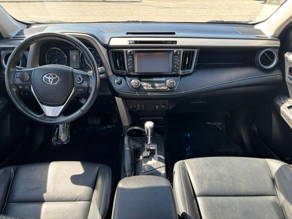 2017 Toyota RAV4 Platinum AWD - 22783458 - 20