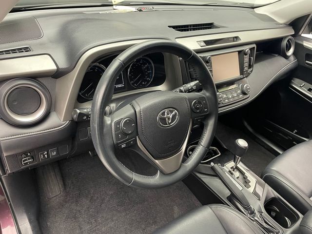 2017 Toyota RAV4 Platinum FWD - 22937507 - 10