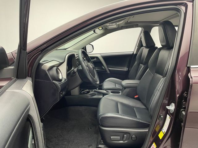 2017 Toyota RAV4 Platinum FWD - 22937507 - 11