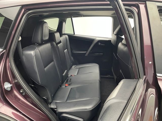 2017 Toyota RAV4 Platinum FWD - 22937507 - 34