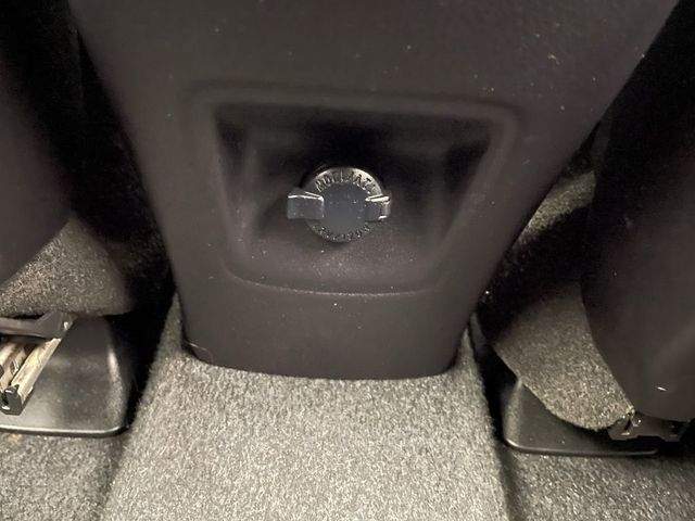 2017 Toyota RAV4 Platinum FWD - 22937507 - 35