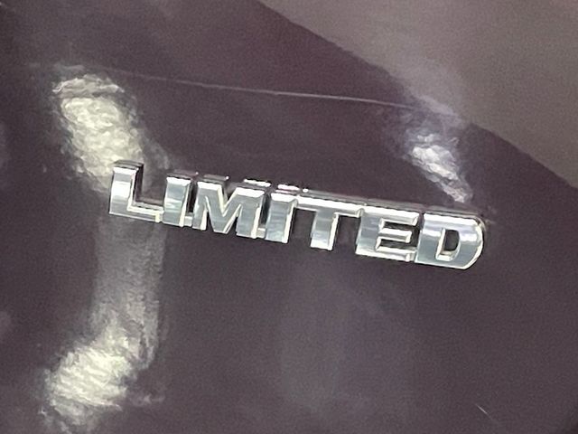 2017 Toyota RAV4 Platinum FWD - 22937507 - 40