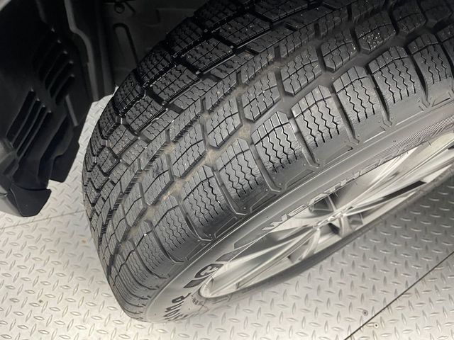 2017 Toyota RAV4 Platinum FWD - 22937507 - 44