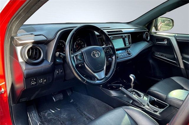 2017 Toyota RAV4 SE AWD - 22937787 - 10