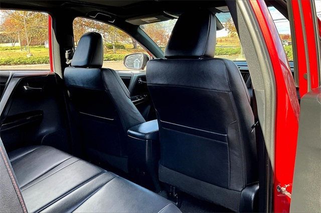 2017 Toyota RAV4 SE AWD - 22937787 - 14