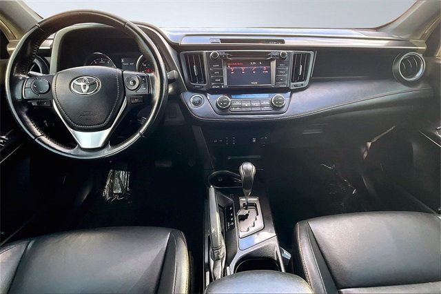 2017 Toyota RAV4 SE AWD - 22937787 - 18