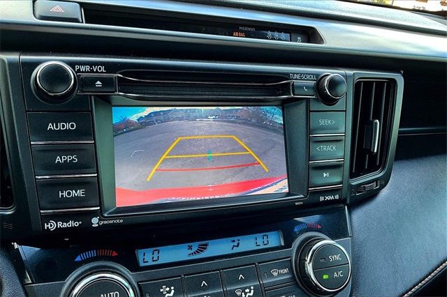 2017 Toyota RAV4 SE AWD - 22937787 - 26