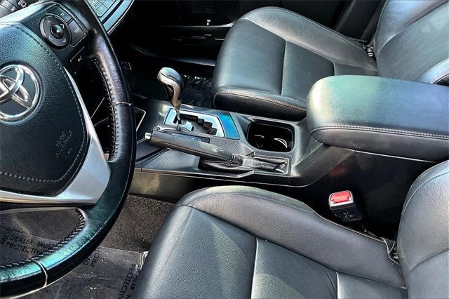 2017 Toyota RAV4 SE AWD - 22937787 - 30