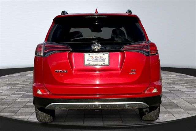 2017 Toyota RAV4 SE photo 3