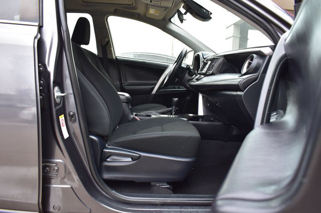 2017 Toyota RAV4 XLE AWD - 22965079 - 14