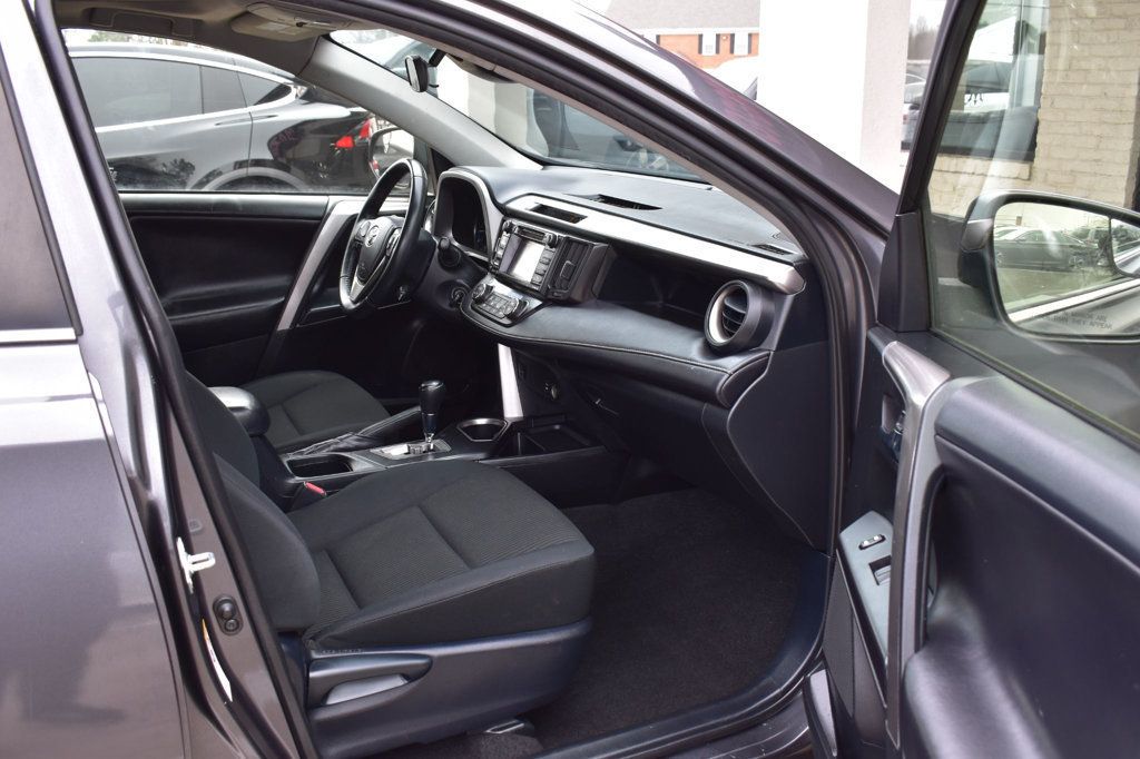 2017 Toyota RAV4 XLE AWD - 22965079 - 16