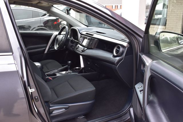 2017 Toyota RAV4 XLE AWD - 22965079 - 16