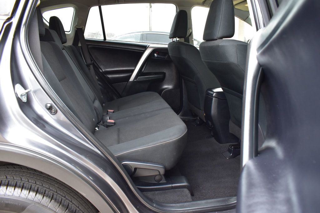 2017 Toyota RAV4 XLE AWD - 22965079 - 17