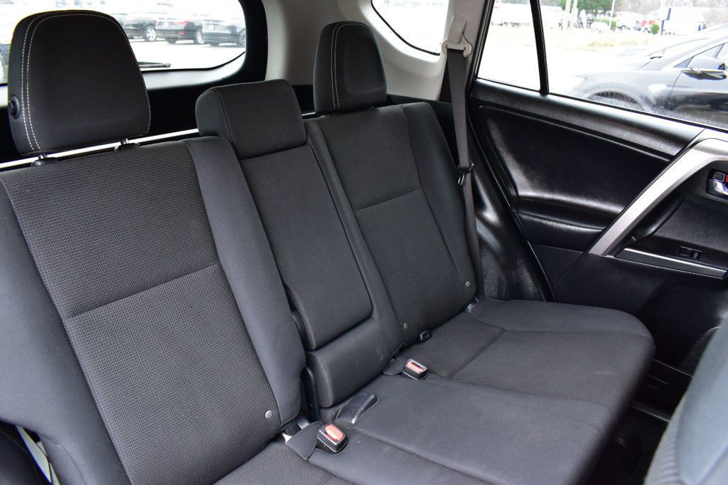 2017 Toyota RAV4 XLE AWD - 22965079 - 18