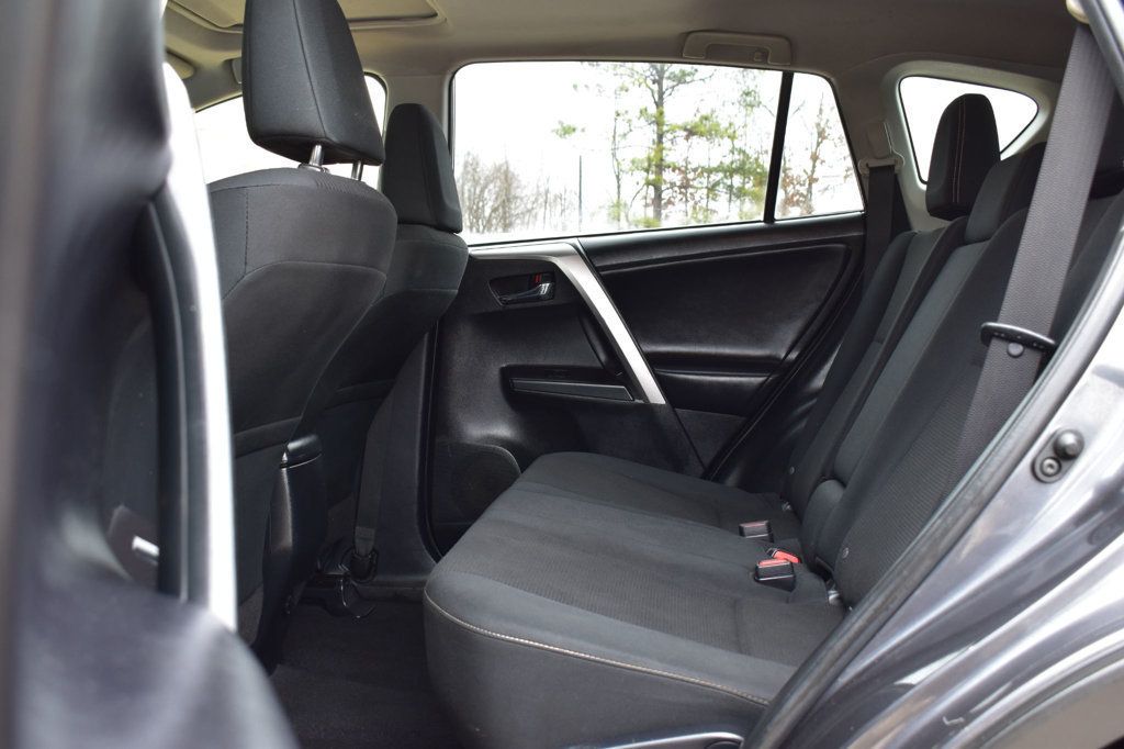 2017 Toyota RAV4 XLE AWD - 22965079 - 20