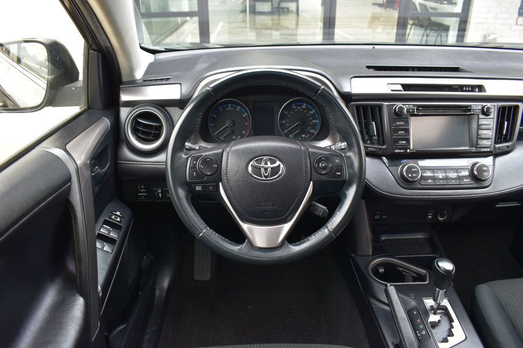 2017 Toyota RAV4 XLE AWD - 22965079 - 24