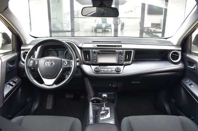 2017 Toyota RAV4 XLE AWD - 22965079 - 25