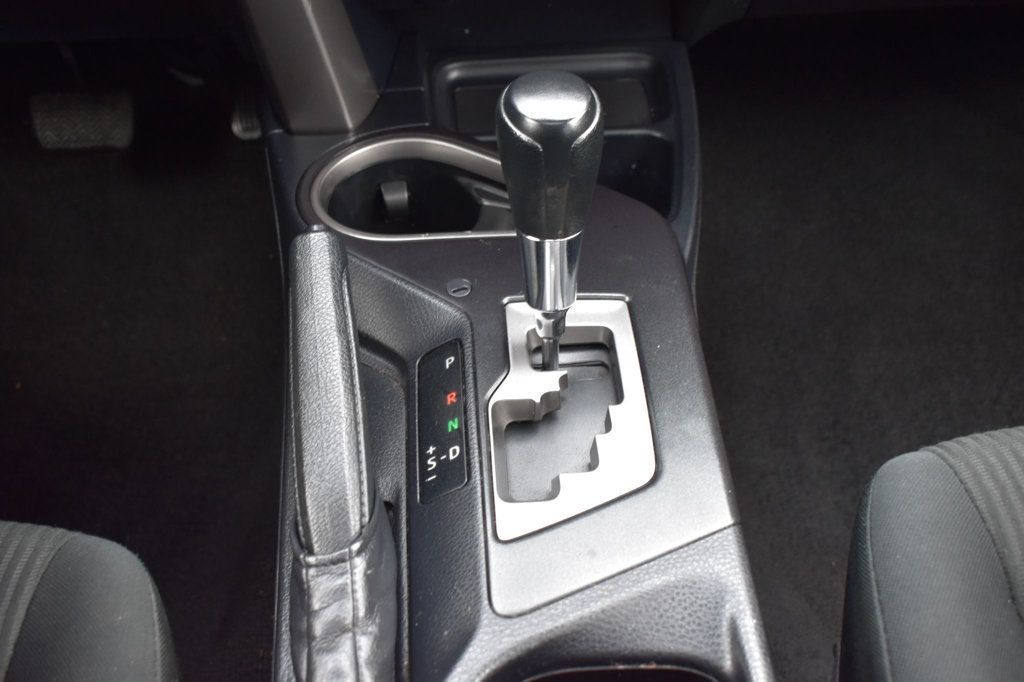 2017 Toyota RAV4 XLE AWD - 22965079 - 35