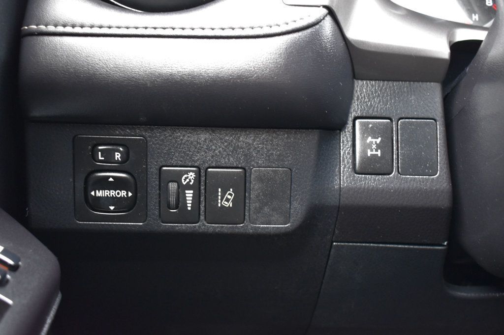 2017 Toyota RAV4 XLE AWD - 22965079 - 38