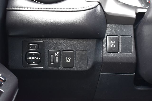 2017 Toyota RAV4 XLE AWD - 22965079 - 38