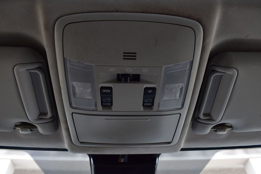 2017 Toyota RAV4 XLE AWD - 22965079 - 39