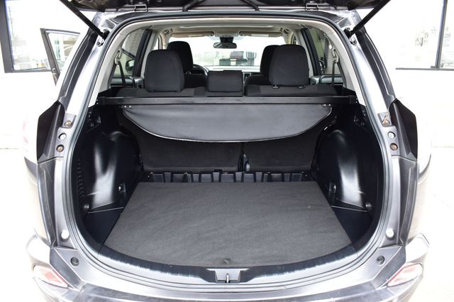 2017 Toyota RAV4 XLE AWD - 22965079 - 43