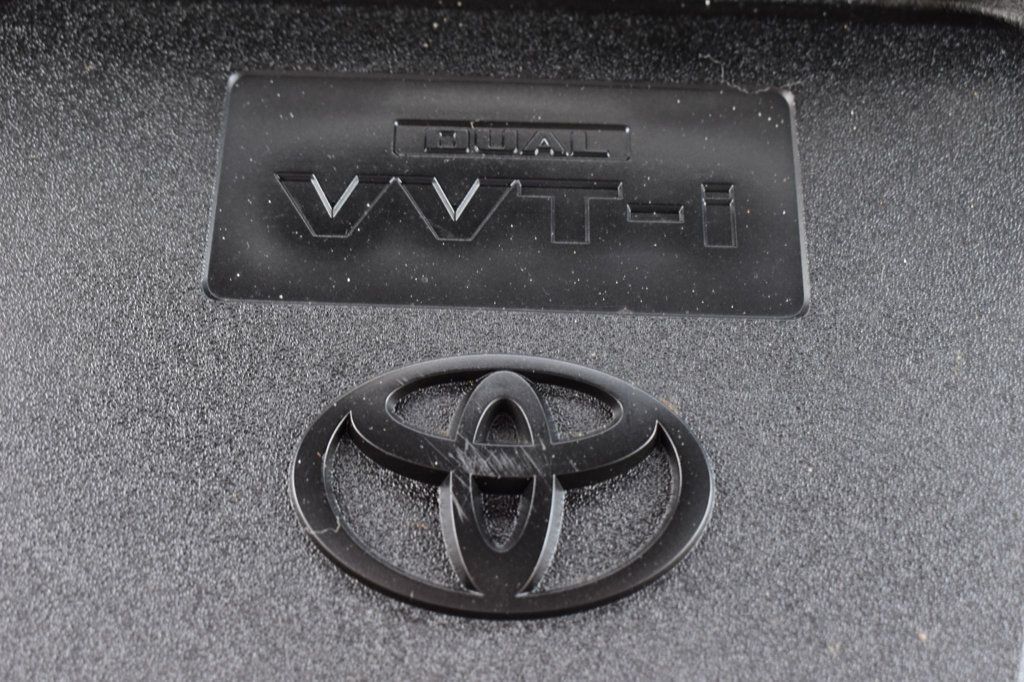 2017 Toyota RAV4 XLE AWD - 23046296 - 11
