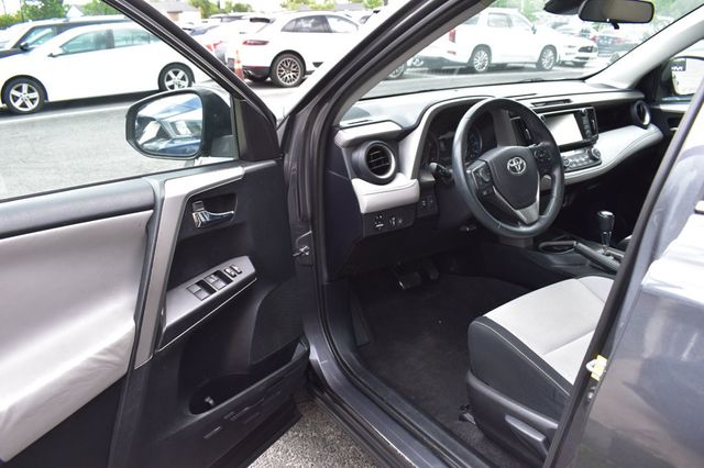 2017 Toyota RAV4 XLE AWD - 23046296 - 15