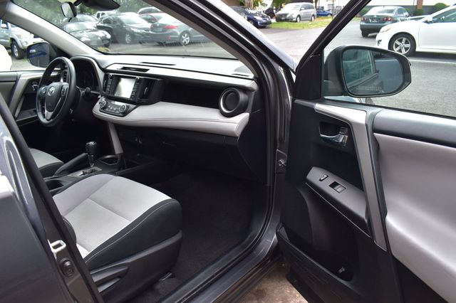 2017 Toyota RAV4 XLE AWD - 23046296 - 18