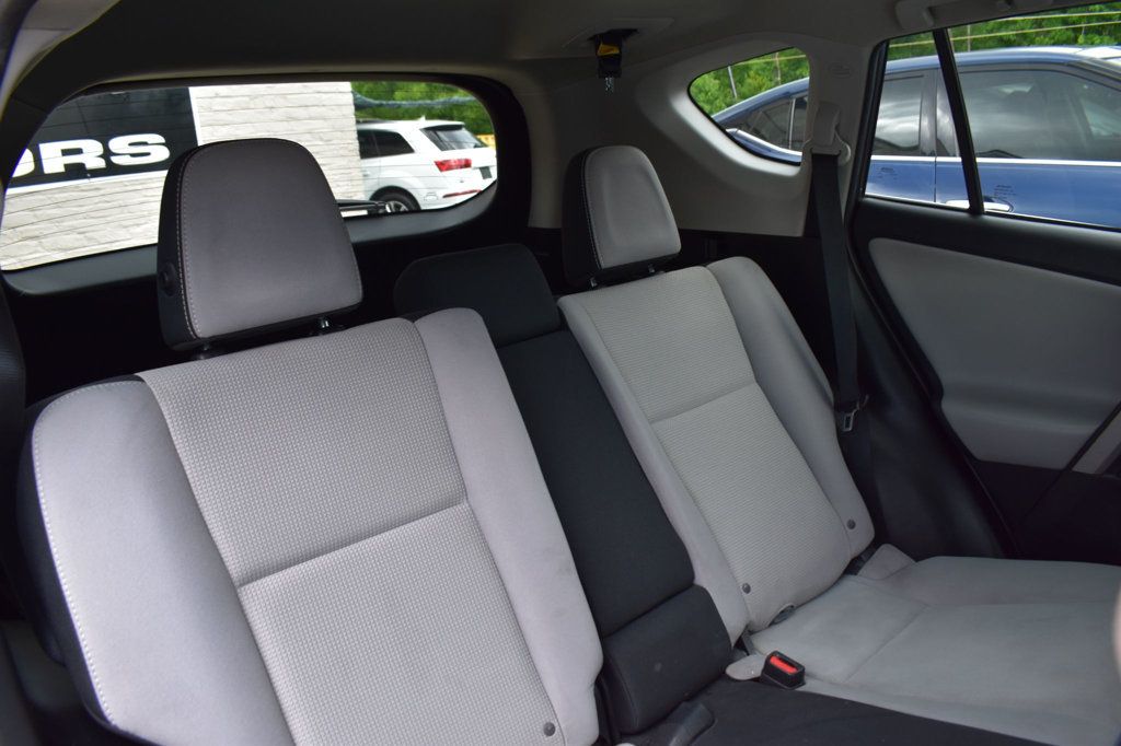 2017 Toyota RAV4 XLE AWD - 23046296 - 20