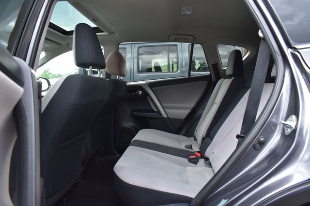2017 Toyota RAV4 XLE AWD - 23046296 - 22