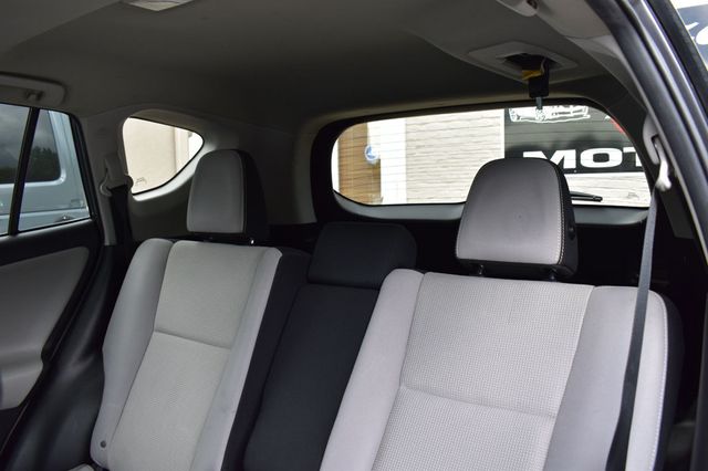 2017 Toyota RAV4 XLE AWD - 23046296 - 23
